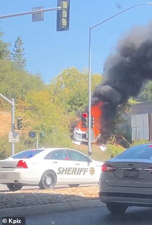 特斯拉撞車起火致三死，美國悲劇的背后，特斯拉車禍致三死，美國悲劇的背后真相揭秘