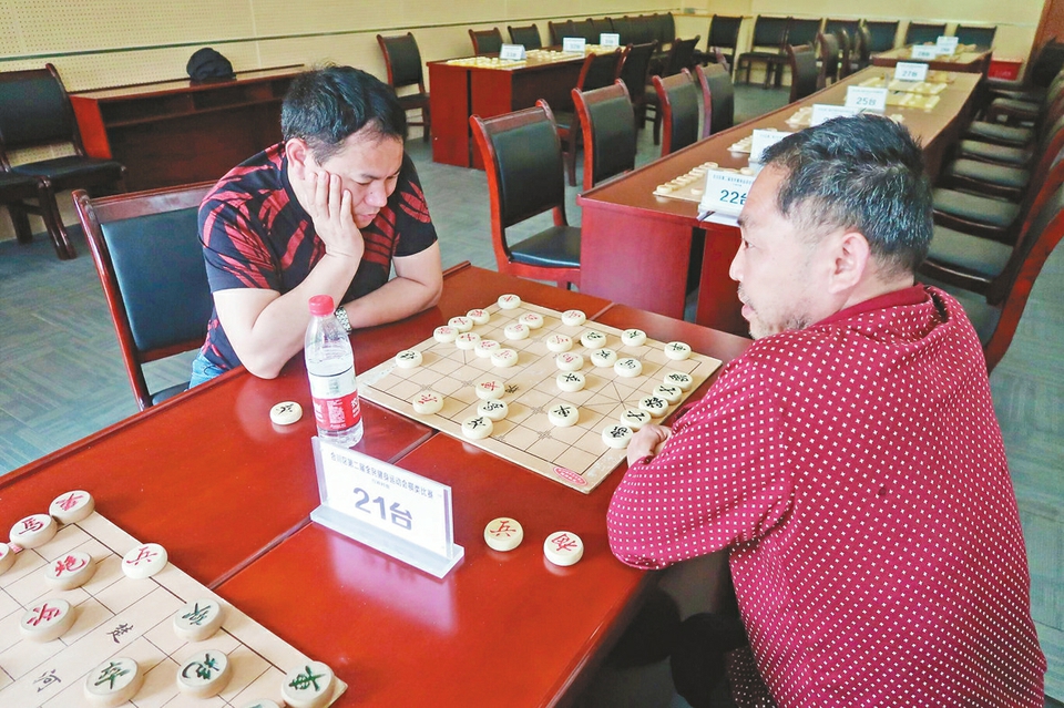 象棋最新賽況，激烈角逐展現(xiàn)智慧與勇氣的較量，象棋賽場激戰(zhàn)正酣，智慧與勇氣的較量持續(xù)上演